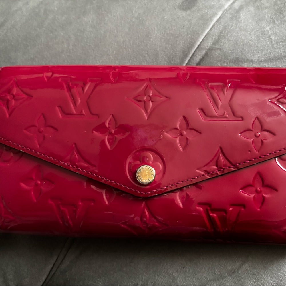 Louis Vuitton Vernis Embossed Wallet
